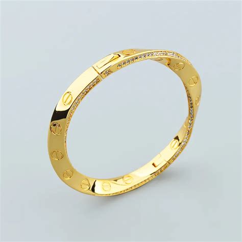 Pulseiras de designer para mulher .